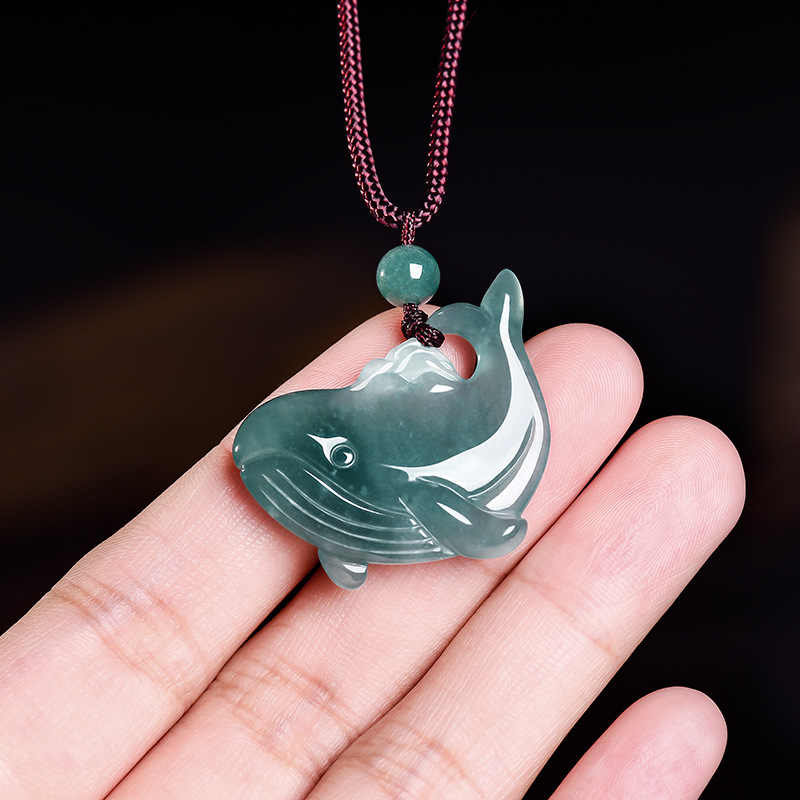 Natural Burmese Jadeite Whale  - The Jewelry & Watches 评论和价格