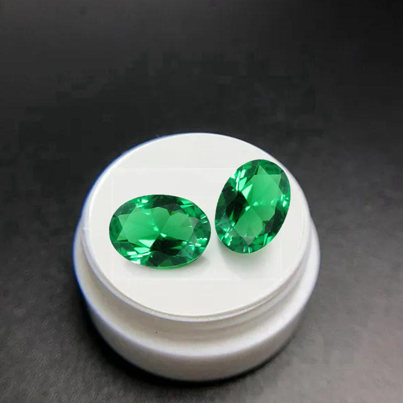 Pretty Emerald Green Oval Cut  - Turquoise Stone Ring 评论和价格